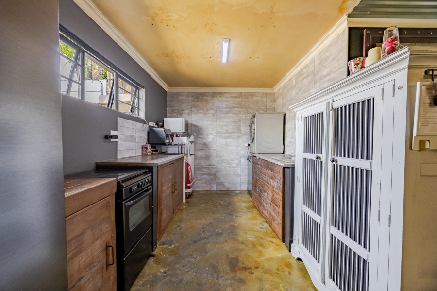 6 Bedroom Property for Sale in Flamingo Vlei Western Cape